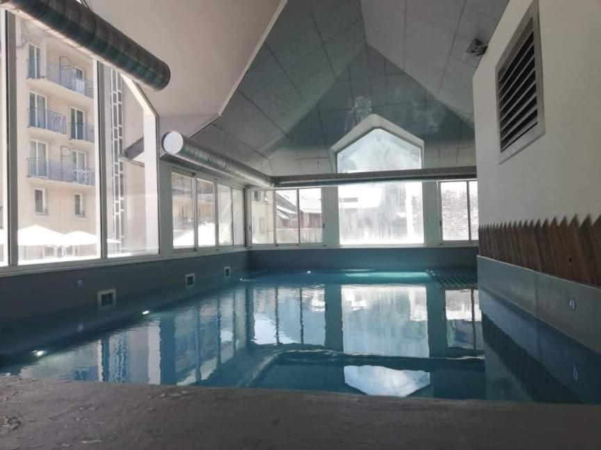 Appartement Prive Dans Residence Balneo Aladin Cauterets Exterior foto